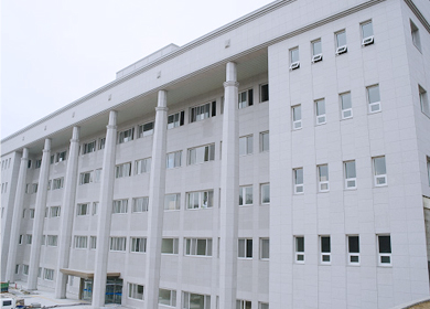 기숙사 건물 사진